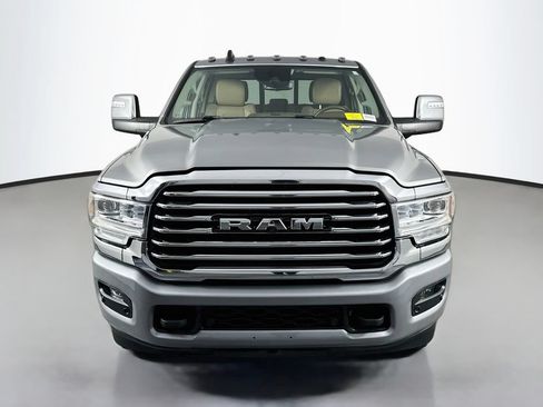 Used 2023 RAM 2500 Limited AWD/4WD image 2