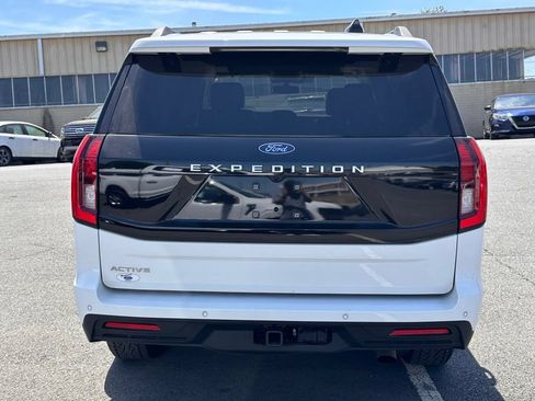 Used 2025 Ford Expedition Active AWD/4WD image 9