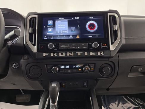 Used 2025 Nissan Frontier SV w/ SV Convenience Package RWD image 25