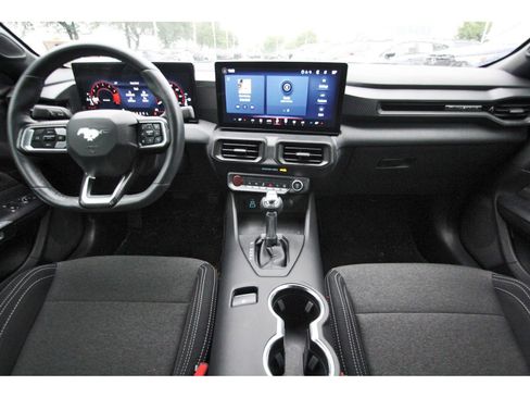 Used 2025 Ford Mustang Coupe RWD image 9