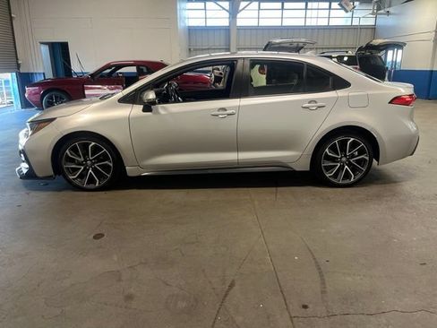 Used 2022 Toyota Corolla SE w/ SE Premium Package FWD image 6