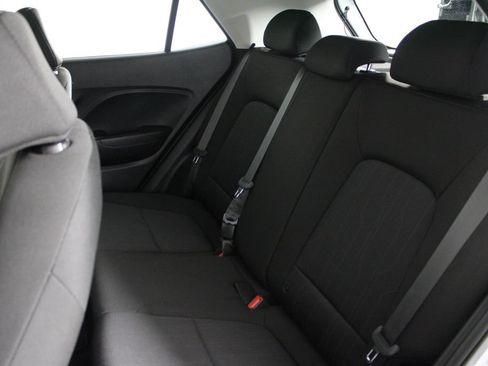 Certified 2025 Hyundai Venue SE FWD image 21