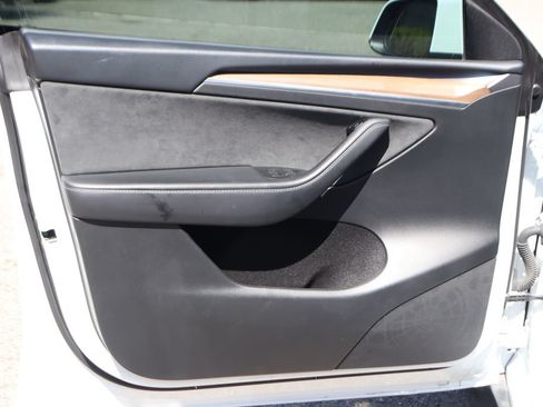 Used 2024 Tesla Model Y Long Range RWD image 15