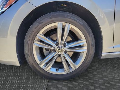 Used 2024 Volkswagen Jetta SE FWD image 13