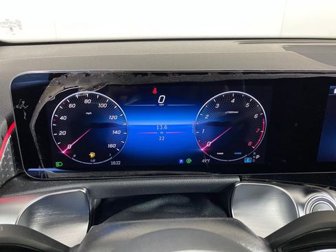 New 2025 Mercedes-Benz GLB 250 4MATIC image 18