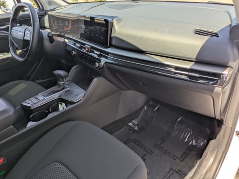 Certified 2026 Kia Sportage LX FWD image 13