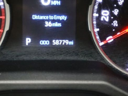 Used 2021 Toyota RAV4 LE image 36