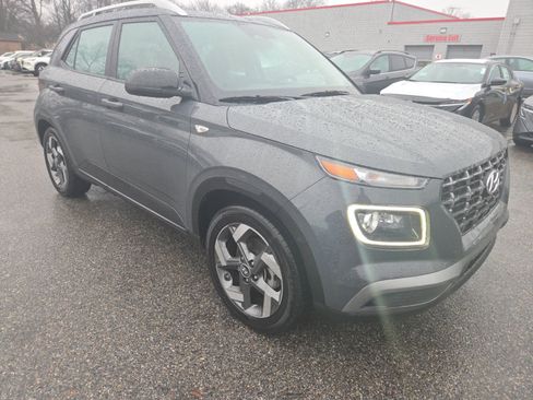 Certified 2024 Hyundai Venue Limited image 1