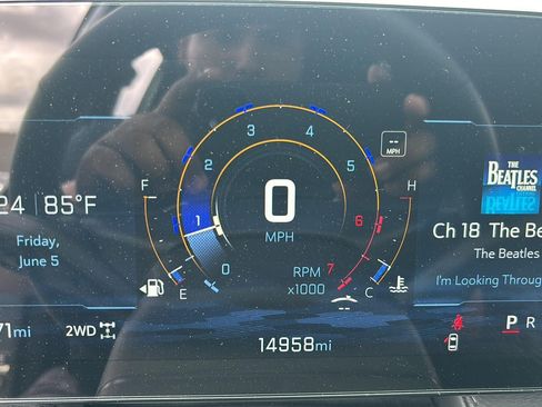 Used 2025 Chevrolet Equinox LT AWD/4WD image 12