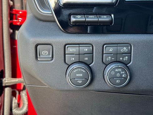 Used 2026 Chevrolet Silverado 2500 High Country w/ High Country Premium Package AWD/4WD image 32