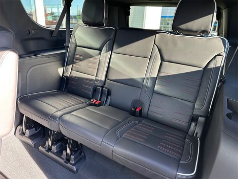 Used 2025 GMC Yukon XL AT4 Ultimate image 17