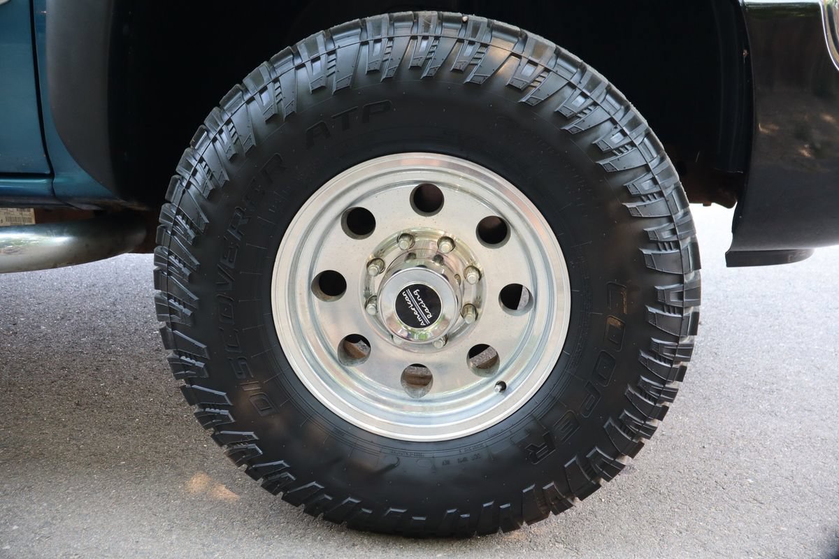 Used 2004 GMC Sierra 2500 SLT w/ Heavy-Duty Power Package AWD/4WD image 43