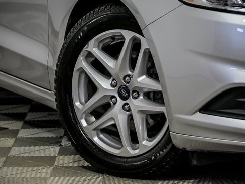 Used 2014 Ford Fusion SE image 3