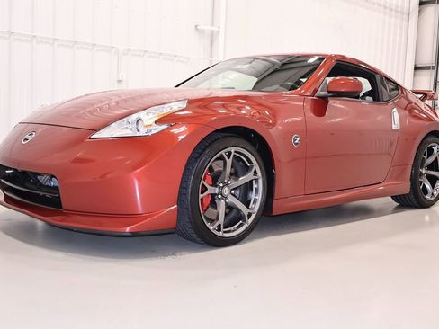 Used 2013 Nissan 370Z NISMO RWD image 5