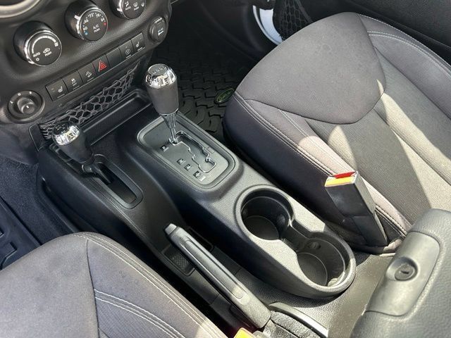 Used 2013 Jeep Wrangler Unlimited Sahara w/ Trailer Tow Group AWD/4WD image 19