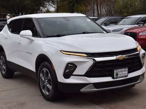 Used 2023 Chevrolet Blazer LT w/ Driver Confidence Package image 4