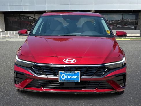 Used 2024 Hyundai Elantra Limited FWD image 11