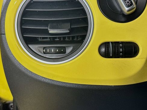Used 2013 Volkswagen Beetle 2.5 FWD image 11