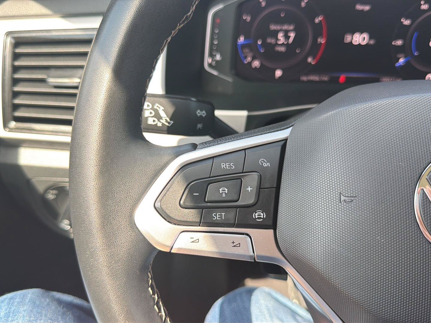 Used 2022 Volkswagen Atlas SE w/ Panoramic Sunroof Package FWD image 28