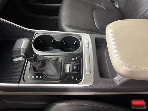 Used 2025 Kia Carnival image 34