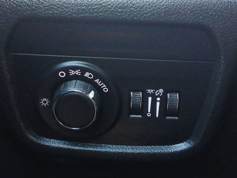 Used 2025 Jeep Grand Cherokee L Altitude AWD/4WD image 12