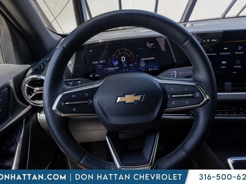 Used 2025 Chevrolet Equinox LT FWD image 5