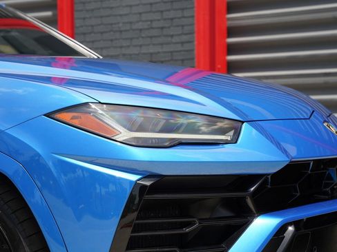 Used 2020 Lamborghini Urus AWD/4WD image 12