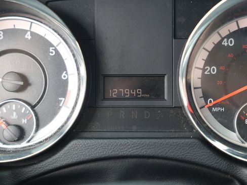 Used 2018 Dodge Grand Caravan SXT FWD image 43