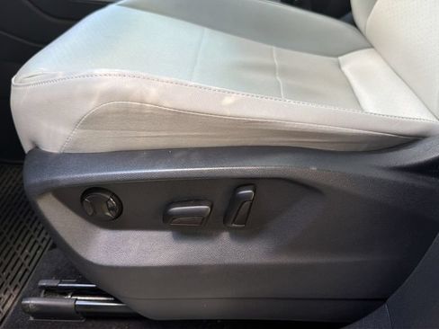 Certified 2020 Volkswagen Tiguan SE R-Line FWD image 18