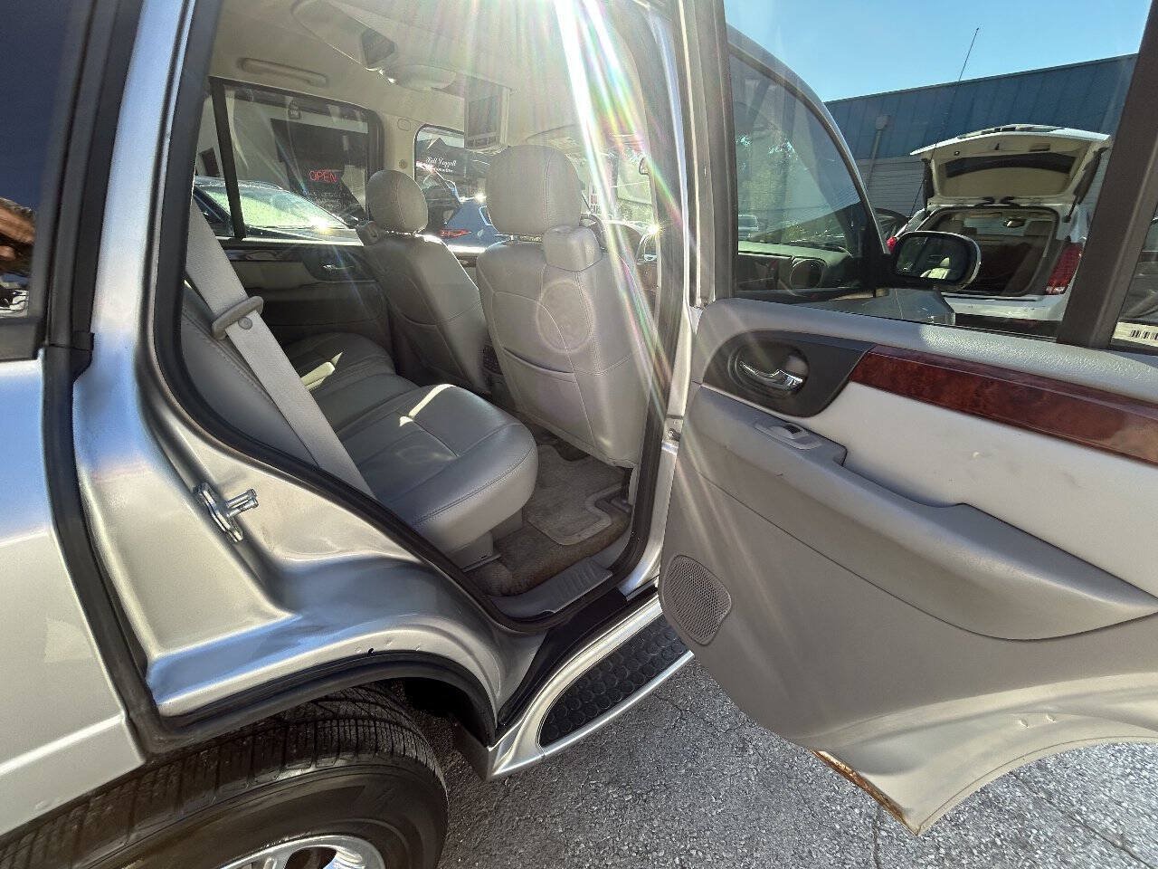 Used 2008 GMC Envoy Denali AWD/4WD image 8