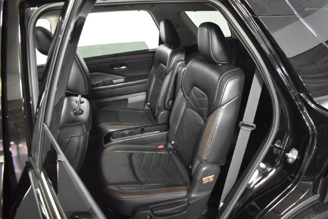 Certified 2024 Nissan Pathfinder Platinum AWD/4WD image 28