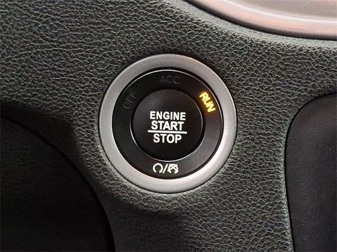 Used 2023 Dodge Charger SXT image 23