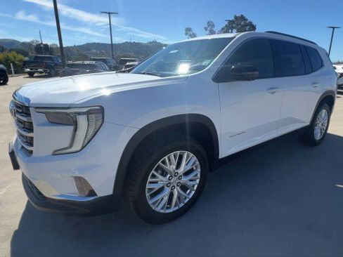 Used 2024 GMC Acadia Elevation image 4