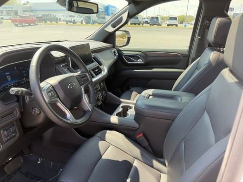 Used 2023 Chevrolet Suburban Z71 w/ Luxury Package image 33