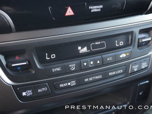 Used 2022 Honda Pilot Sport image 32