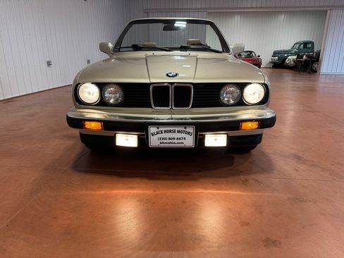 Used 1990 BMW 325i Convertible image 7