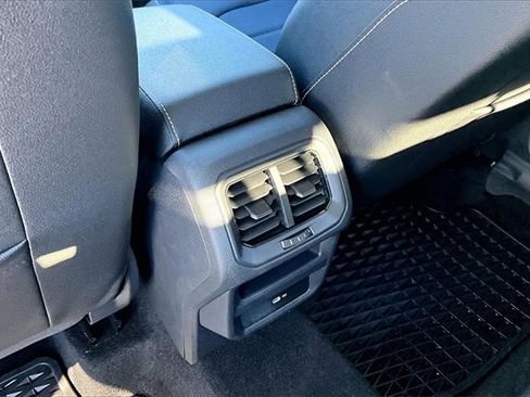 Used 2025 Volkswagen Taos SEL image 25