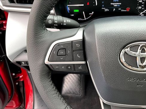 Certified 2026 Toyota Sienna XLE image 24