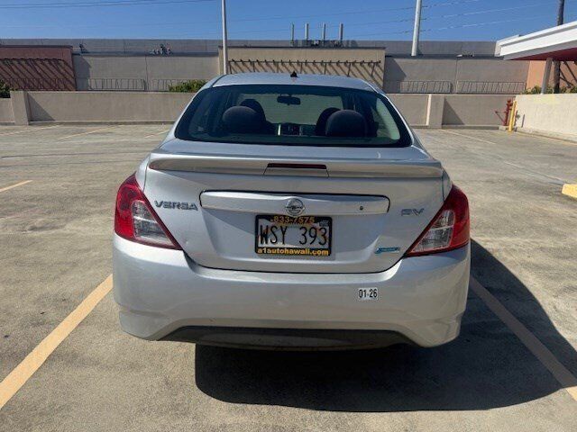 Used 2016 Nissan Versa SV FWD image 5