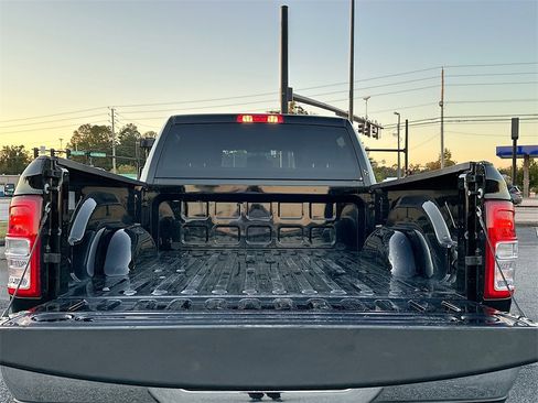 Used 2024 RAM 2500 Tradesman w/ Chrome Appearance Group image 16