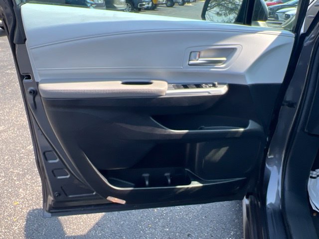 Used 2025 Toyota Sienna XLE w/ XLE Plus Package FWD image 25