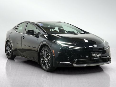 Used 2024 Toyota Prius XLE AWD/4WD image 7