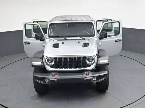 Used 2024 Jeep Wrangler Unlimited Rubicon AWD/4WD image 39