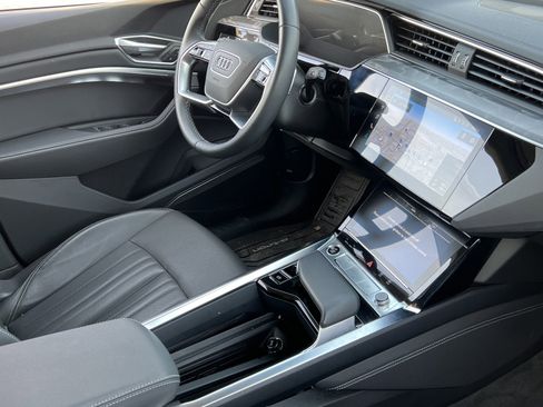 Used 2023 Audi e-tron Premium Plus w/ Premium Plus Package image 12