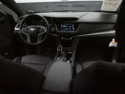 Used 2025 Cadillac XT5 Luxury FWD image 14