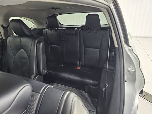 Used 2021 Toyota Highlander Limited image 13