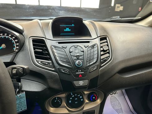 Used 2017 Ford Fiesta SE image 14