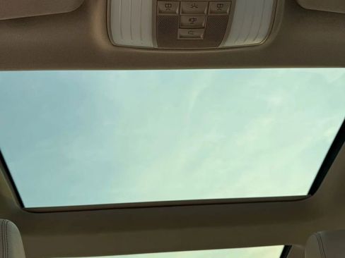 Used 2016 Mercedes-Benz E 350 4MATIC Sedan image 41