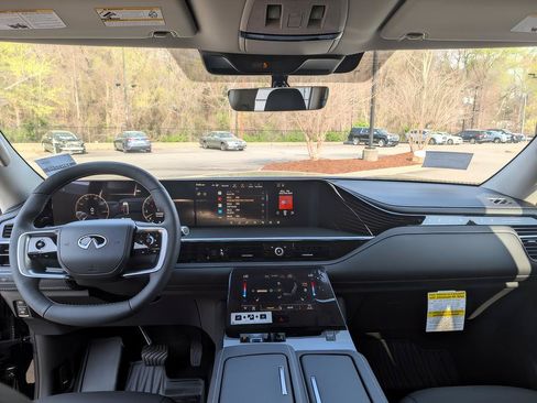 Certified 2026 INFINITI QX80 Pure w/ Cargo Package AWD/4WD image 18