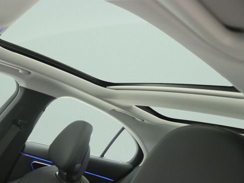 New 2026 Mercedes-Benz E 450 4MATIC Sedan image 11